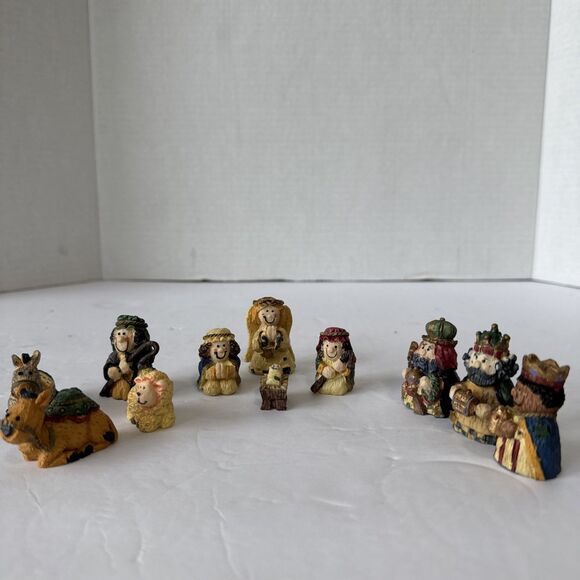Giftco Other - GIFTCO Vintage Holy Nativity Miniatures 11 Piece Set Polystone- Excellent In Box